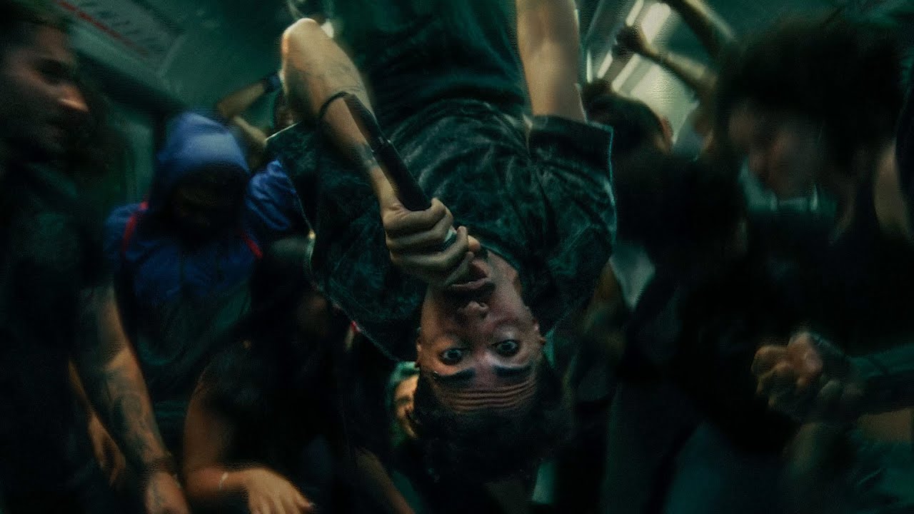 LVCAS - bico do corvo (Clipe Oficial) auf YouTube ansehen LVCAS - bico do corvo (Clipe Oficial) auf YouTube ansehen