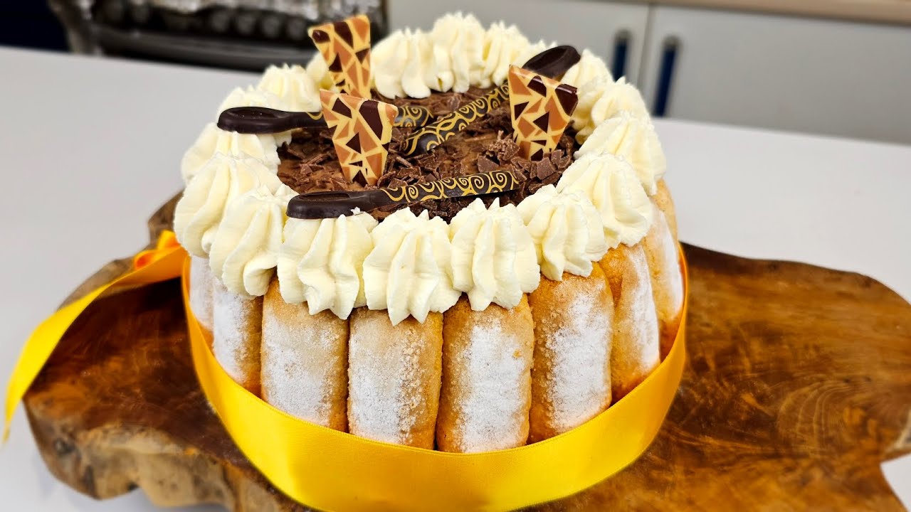 C'EST TROP BON MA CHARLOTTE AU CHOCOLAT, CRÈME DE MARRONS par Cuisinement bon