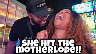 She Lowered Her Bet And Hit The MOTHERLODE!!