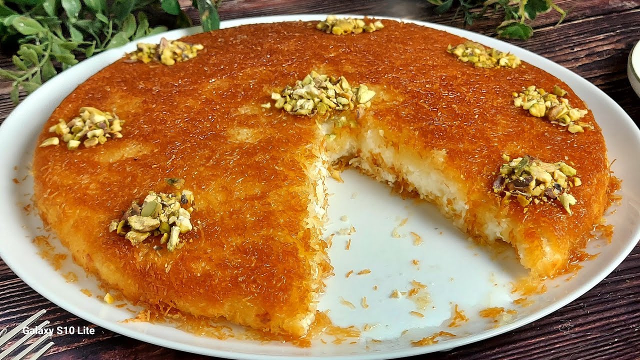 كنافة بالقشطة محلية الصنع مع كل اسرارها لتنجح معك متل المحلات.بلون ذهبي وبدون ملونات👌حلويات رمضان🌙⭐️