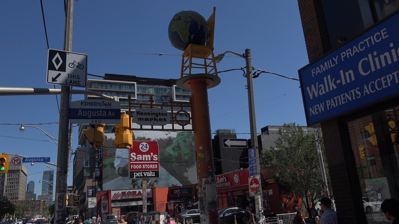 music in kensington market - pedestrian sunday kensington - aug. 31 2025