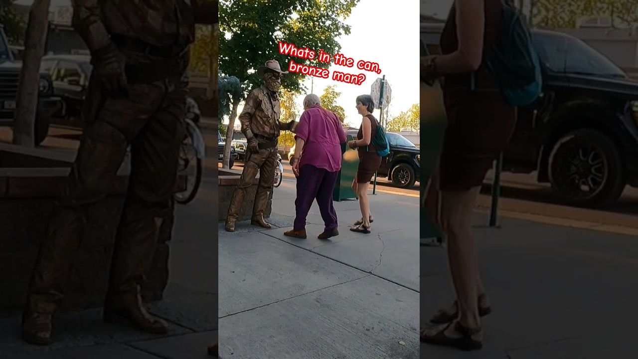 living statues bean can 