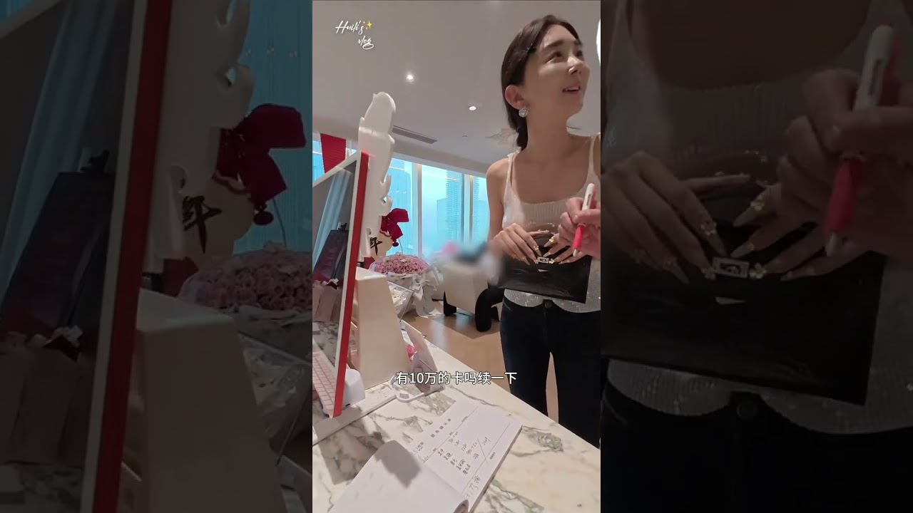 Title: Discover the Luxe: $1000 Nail Salon's Golden Valentine's Day Mani in Hangzhou