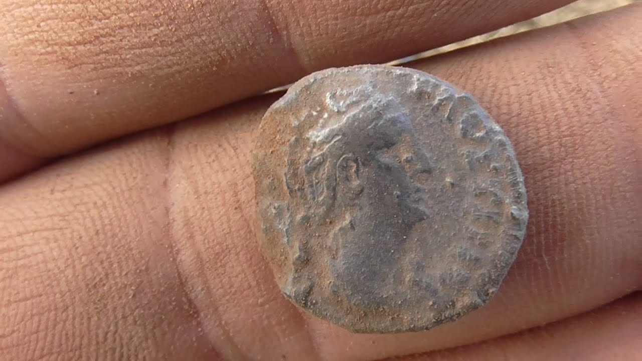 METAL DETECTING UK - ROMAN SILVER DENARIUS FOUND WITH THE XP DEUS #15 ...