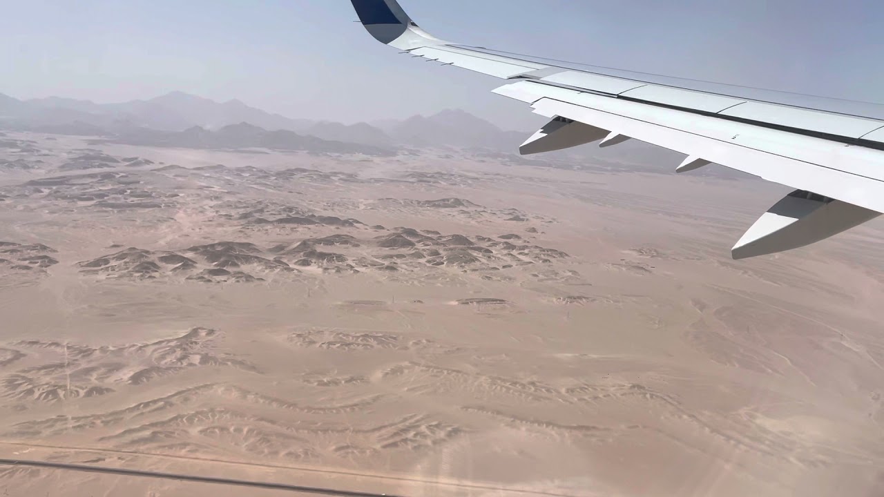 Авиарейс египет. Летающий в море самолет из аэропорта. Летим в Египет. Плиты в Египте самолёт. Высокая гора с самолета летели с Египта в Казахстан.