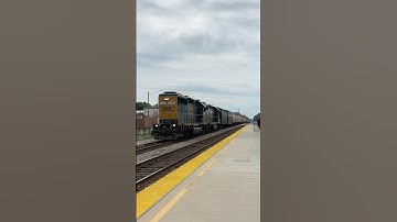 CSX GP40-2 Runs long hood Forward at speed!