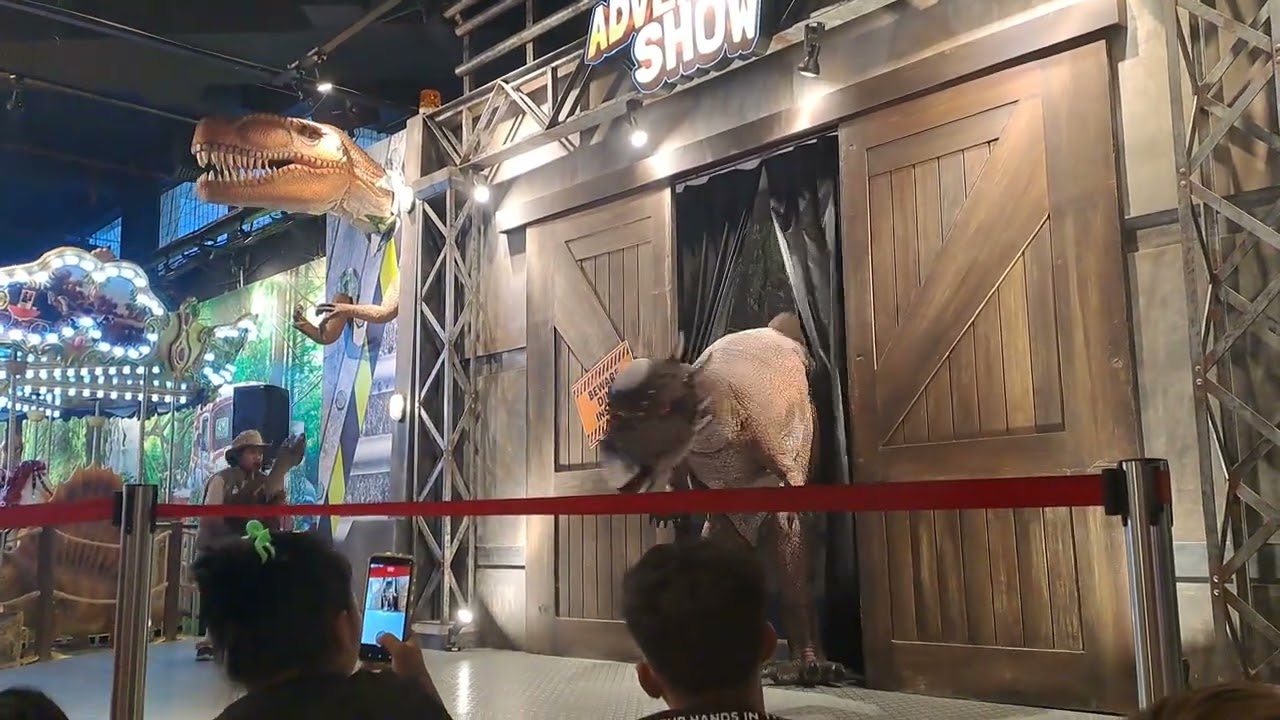SHOW DINO FUN WORLD BUARAN PLAZA