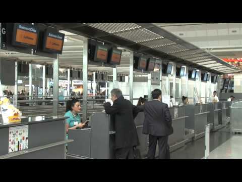 Video: Lufthansa uçuşum üçün nə qədər tez qeydiyyatdan keçə bilərəm?