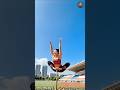 😳 Bamboo पर Balance! ये कैसे Possible है? 🤯🔥 // #StuntVideo #AmazingSkills #Unbelievable #ViralVideo