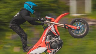 WHEELIE TUTORIAL ft honda crf450L (basics, coasters, knee knocker, stand up, scrape, ..)