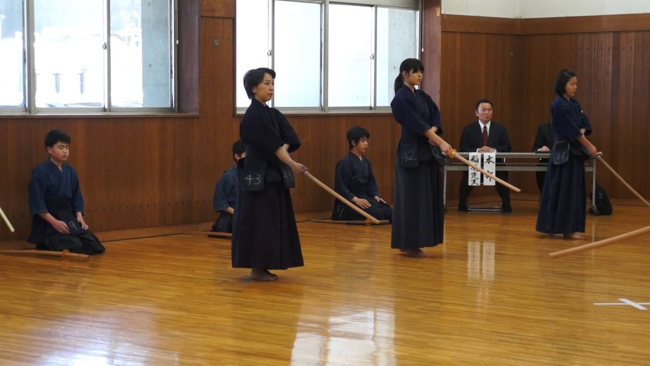 剣道初段 2014.3．16 初段審査剣道形 窪寺さん - YouTube