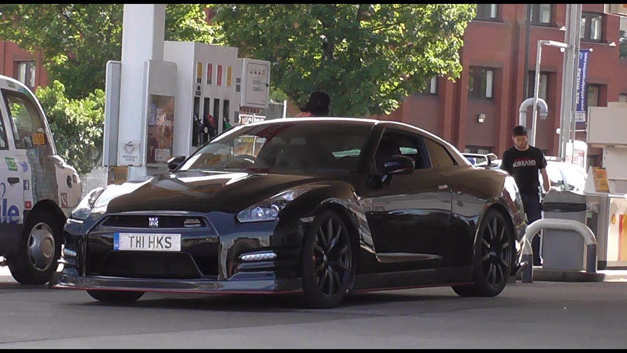 Nissan gtr acceleration