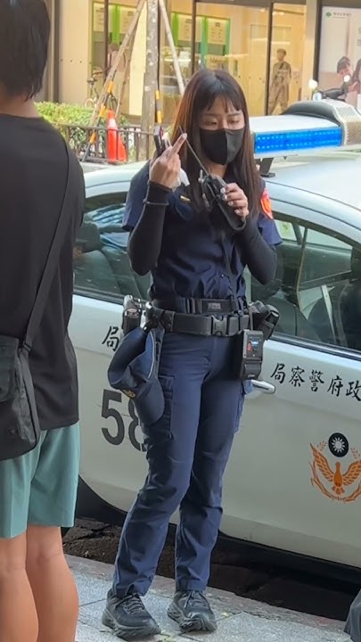 [問卦] 只有我覺得這女警頭髮太長嗎??