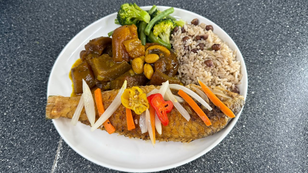 Curry Cow Foot & Cow Skin, Escovitch Fish & Gungo Rice  - Sunday Dinner 🇯🇲🔥