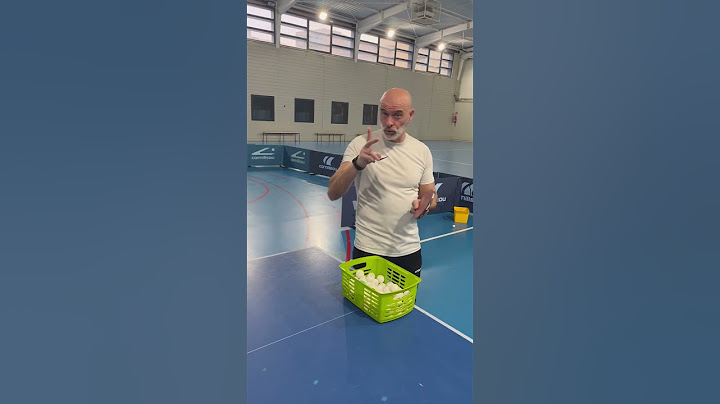 Comment mettre plus d’effet au service au tennis de table.
