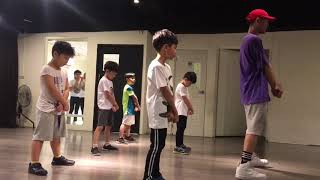 Boy MV IDOL  1071201 1-1