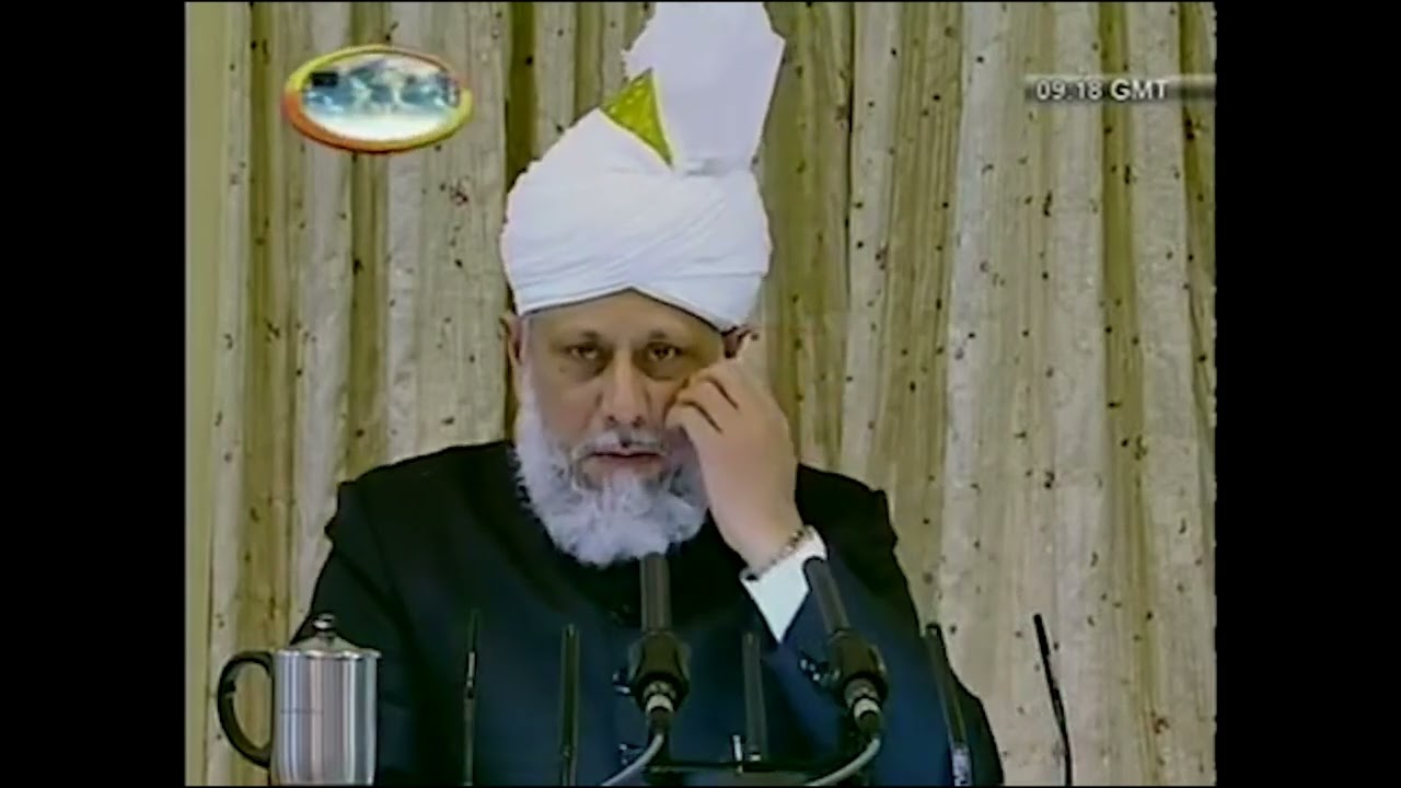 Can girls wear t-shirts and jeans?