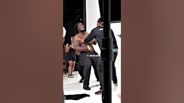 Security guard crashes out on Aaron the Plumber 😳