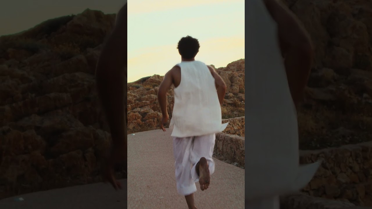 JACQUEMUS - "Le Bonheur"
