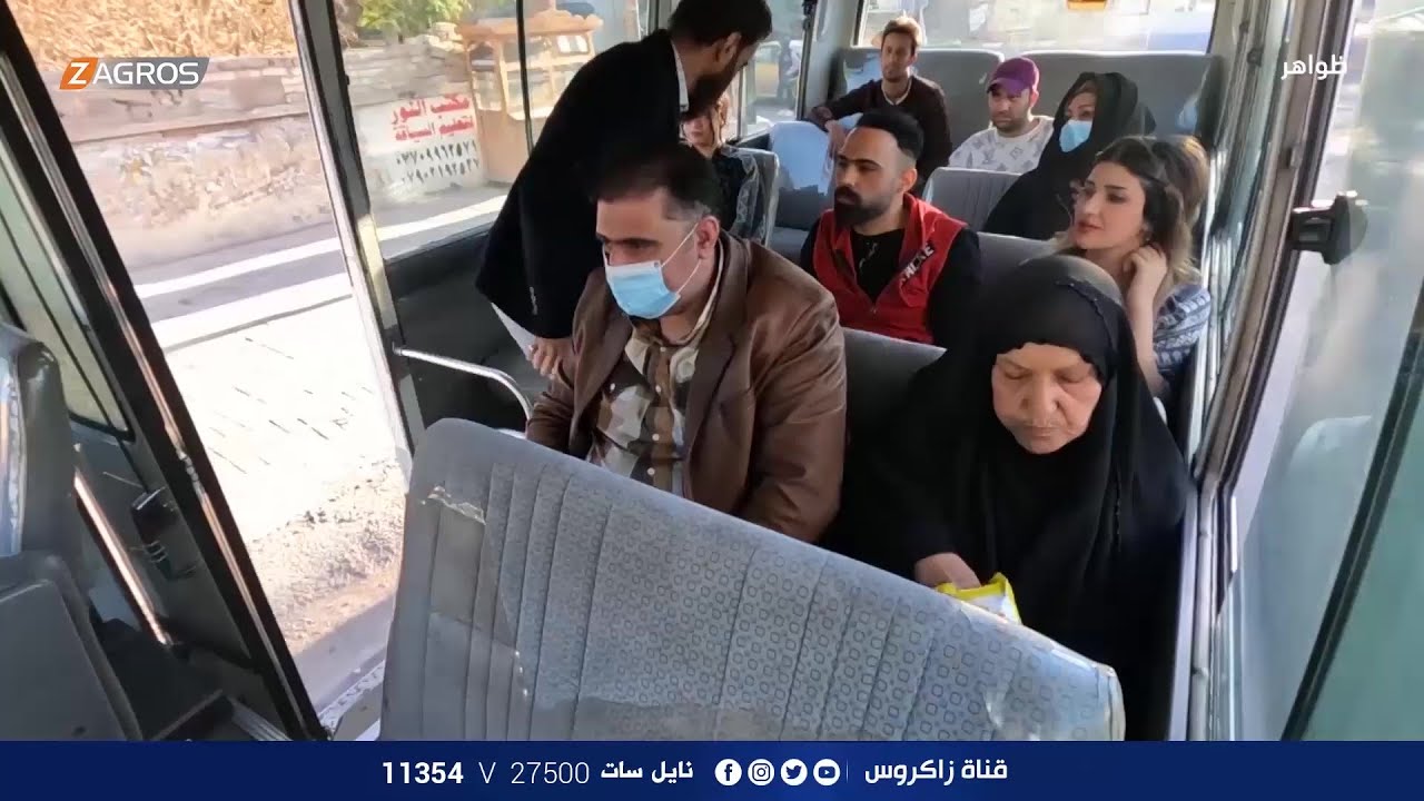 صرخ وتجاوز على والدته في وسائل النقل حتى انهال عليه الركاب بالضرب