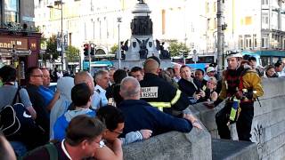 Man rescues pet rabbit from River Liffey 03-07-2011 P2