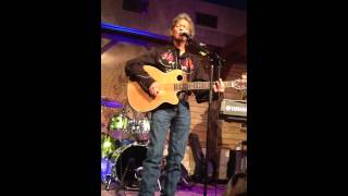 Celebrity If Practice Makes Perfect -Johnny Rodriguez @ Dosey Doe 9/11/2015 Net Worth