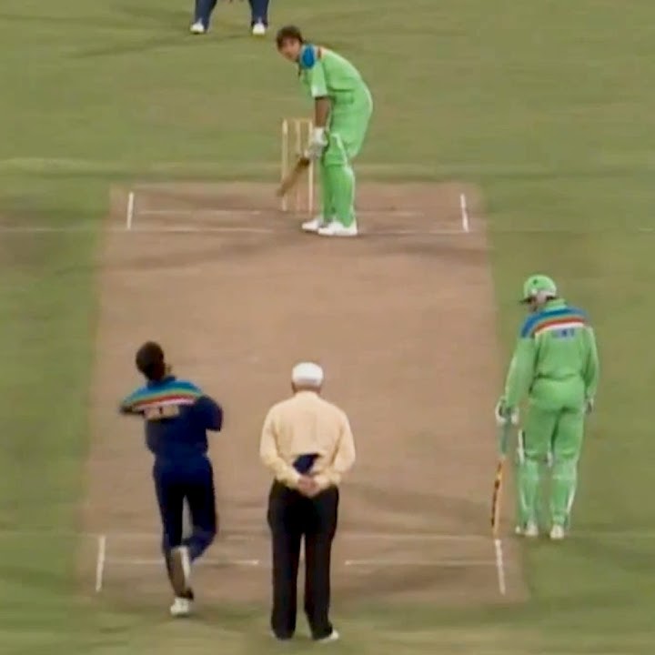 Kapil Dev Vs Inzamam - Magical Swing Bowling - Analysis