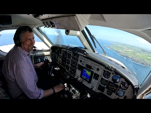 Beech 200 Kingair cockpit video class=