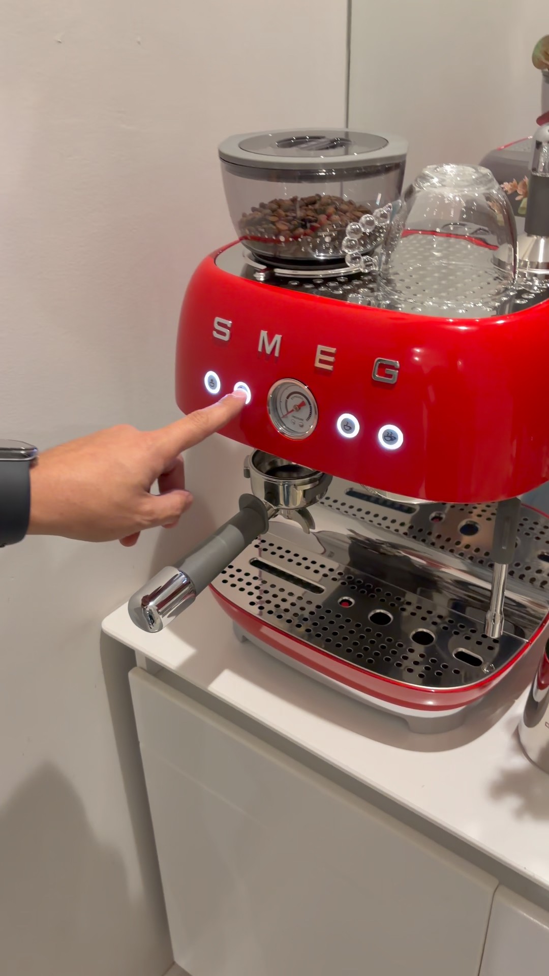 SMEG 50s Style Espresso Coffee Machine - 1st coffee. Video coming