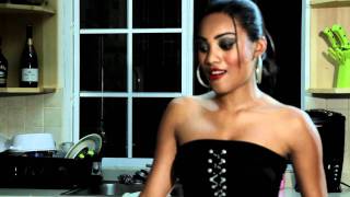 Download Lagu Wayne Marshall Feat. Kurrup- Right Back [Official HD Video] MP3