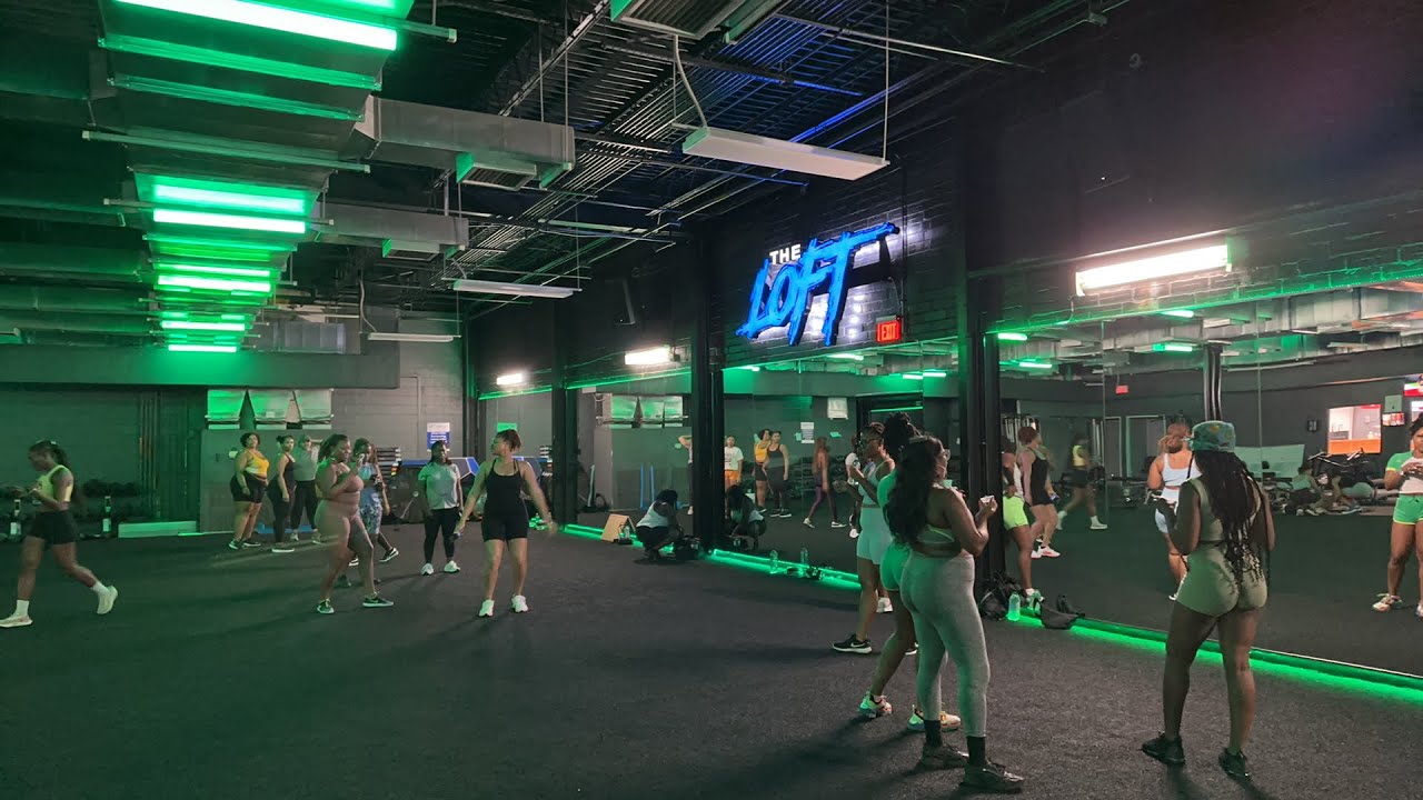 TWERK N SWEAT | HIP HOP CARDIO | NO EQUIPMENT NEEDED