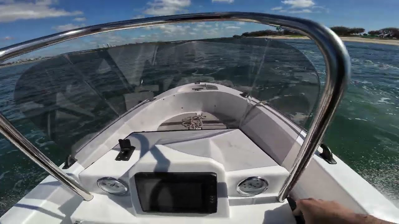 Smartwave SW4200 Inshore Handling in Excellent Conditions