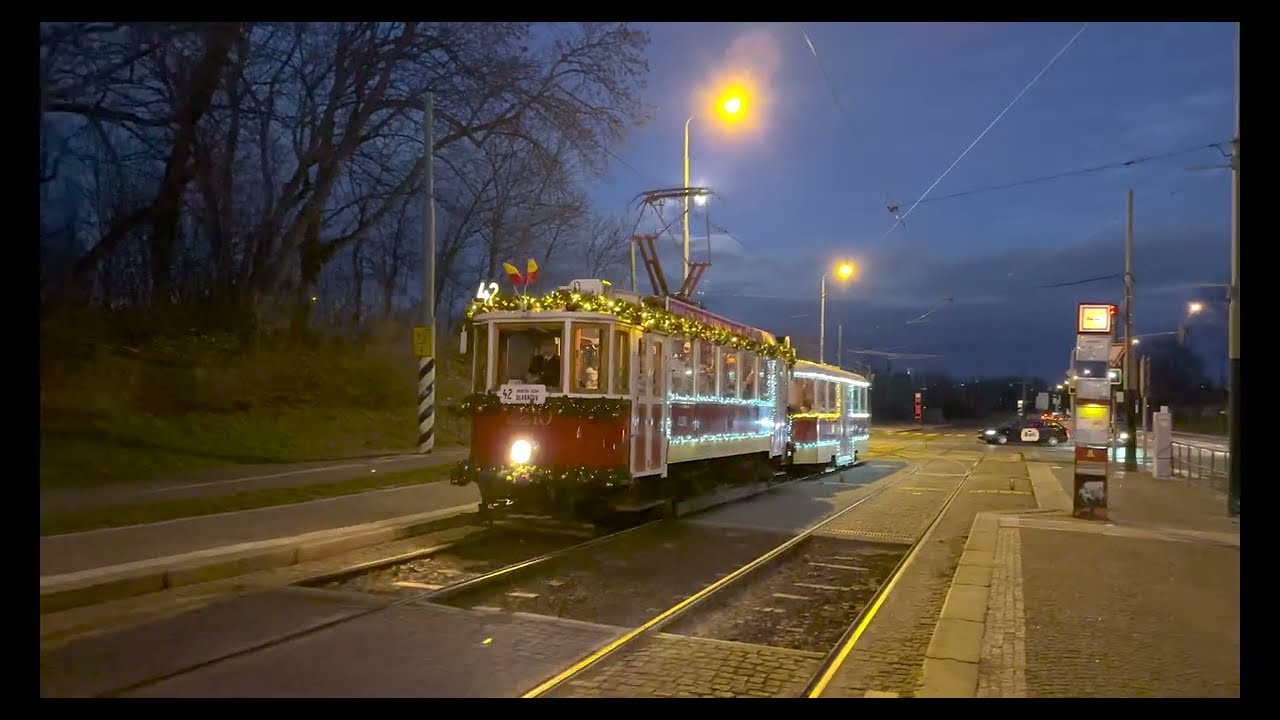 Vánoční flotila DPP 2023