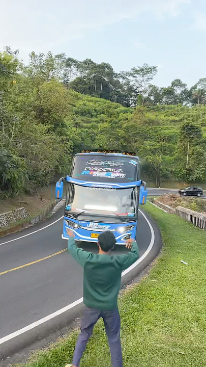 Basuri Tabola Bale Auto bikin Goyang Jalanan #basuri #telolet #bbtrans