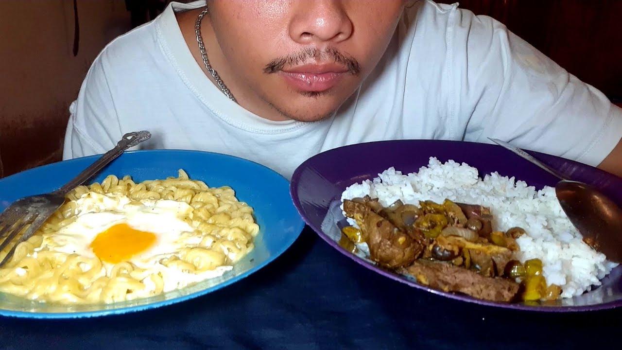 mukbang animal liver😱 and noodles + egg.