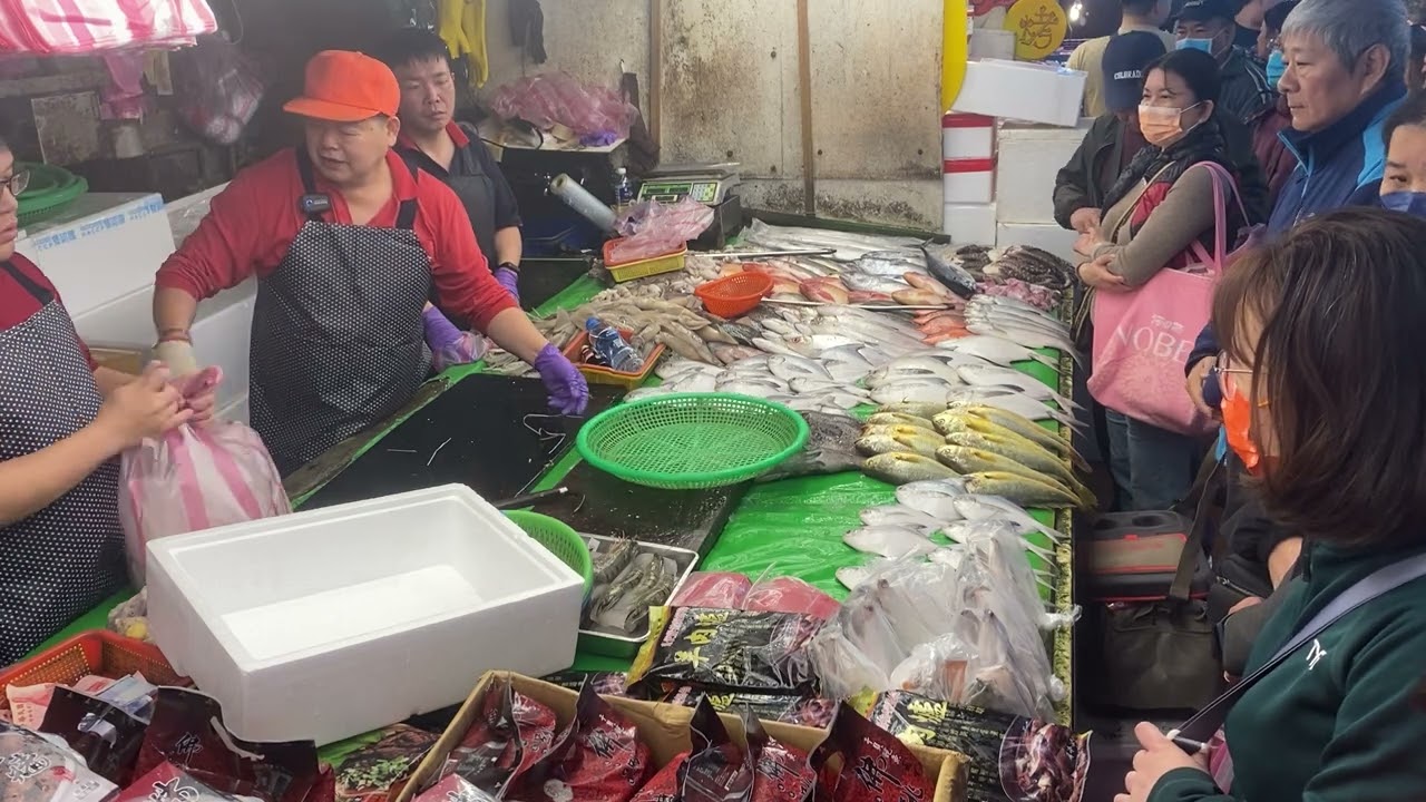 竹圍漁港海鮮拍賣#17#軟絲大支又便宜