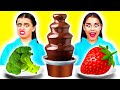 RETO DE CHOCOLATE VS. COMIDA REAL | ¡Último en PARAR de comer las 100 capas gana! Por Ideas 4 Fun