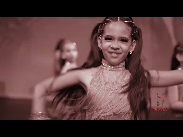 Una enorme emoción y orgullo poder realizar este tributo a la gran Celia Cruz.
Después de crear esta coreografía, sentim