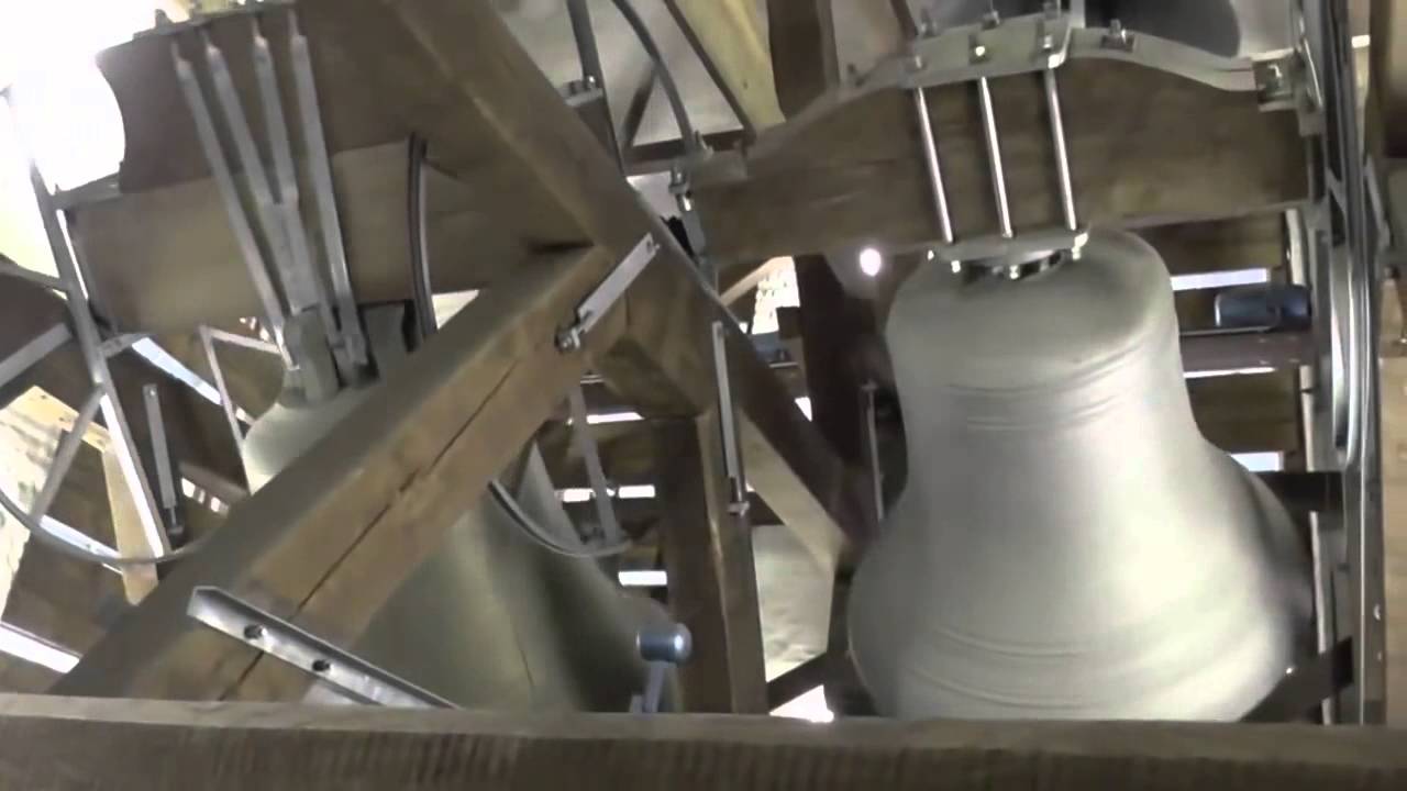Glockenläuten Der St. Johannes Baptist Neheim um 16:00 Auf Dem Kirchturm