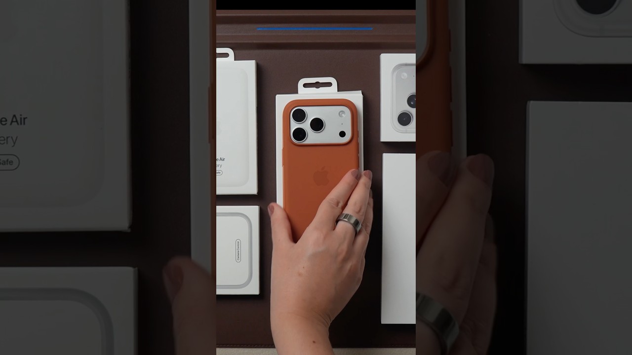 Went with the terracotta silicone case 🤎 For now.. 👀 