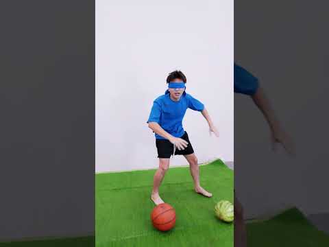 لا تركل الكرة الخطأ