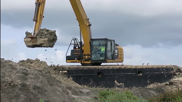EIK Amphibious Excavators at a Dredge Sediment Placement Area