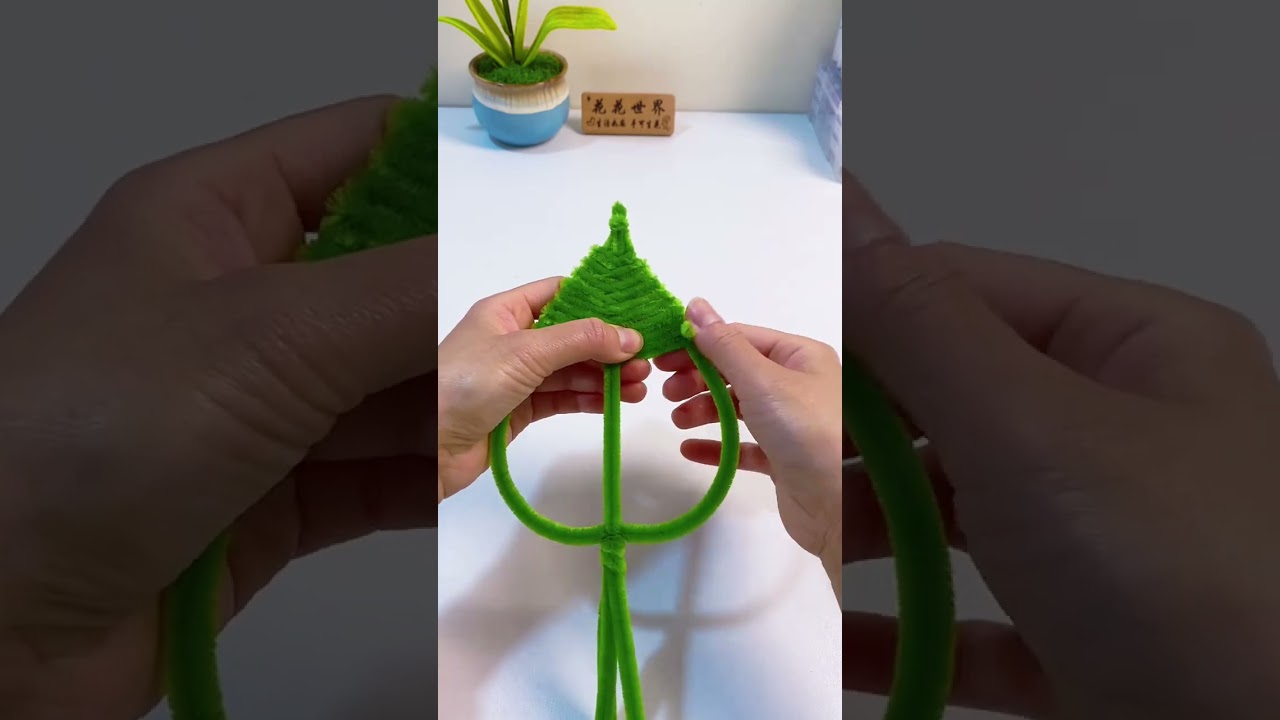 Sunflower Leaf Twisting Slow Motion Magic