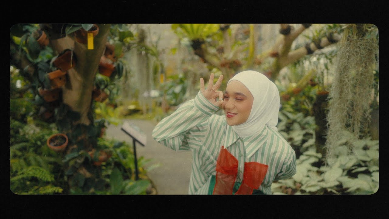 在 YouTube 上观看 Nabila Taqiyyah - Pengagum Rahasia (Official Music Video) 在 YouTube 上观看 Nabila Taqiyyah - Pengagum Rahasia (Official Music Video)