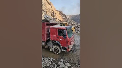 Big Cat-966E Model Wheel Loader Loading Huge Rocks into Howo Dumper Truck #shorts #fyp #viralshorts