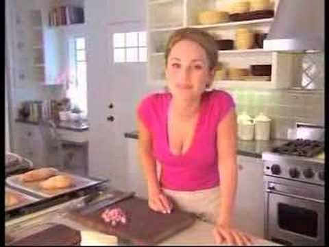 Giada De Laurentiis Cleavage