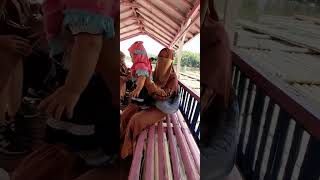 Naya Naik Rakit Di Situ Cangkuang