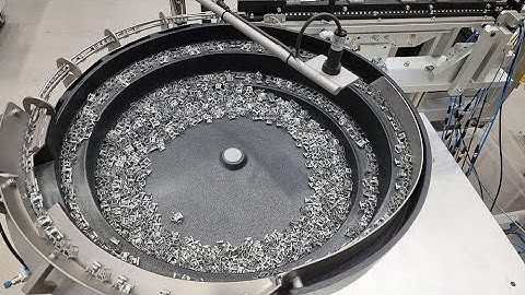 Bowl Feeder feeds and orientates Fastener Clips | RNA Automation