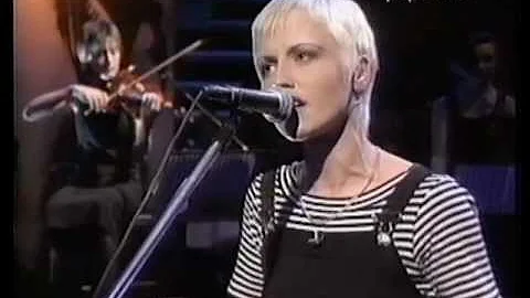 Dolores O'riordan & Cranberries - No need to argue, Dreaming my dreams