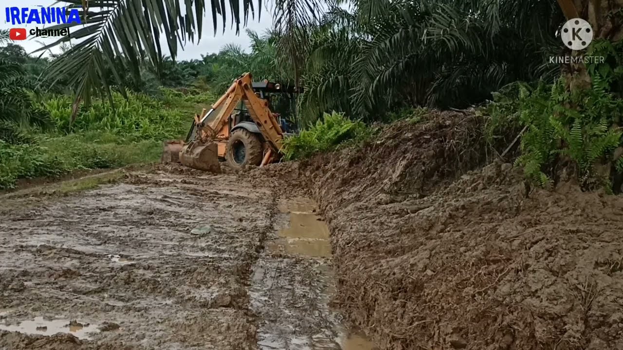 Backhoe Super M Buat Parit Siring Jalan Begini Caranya || Case Video